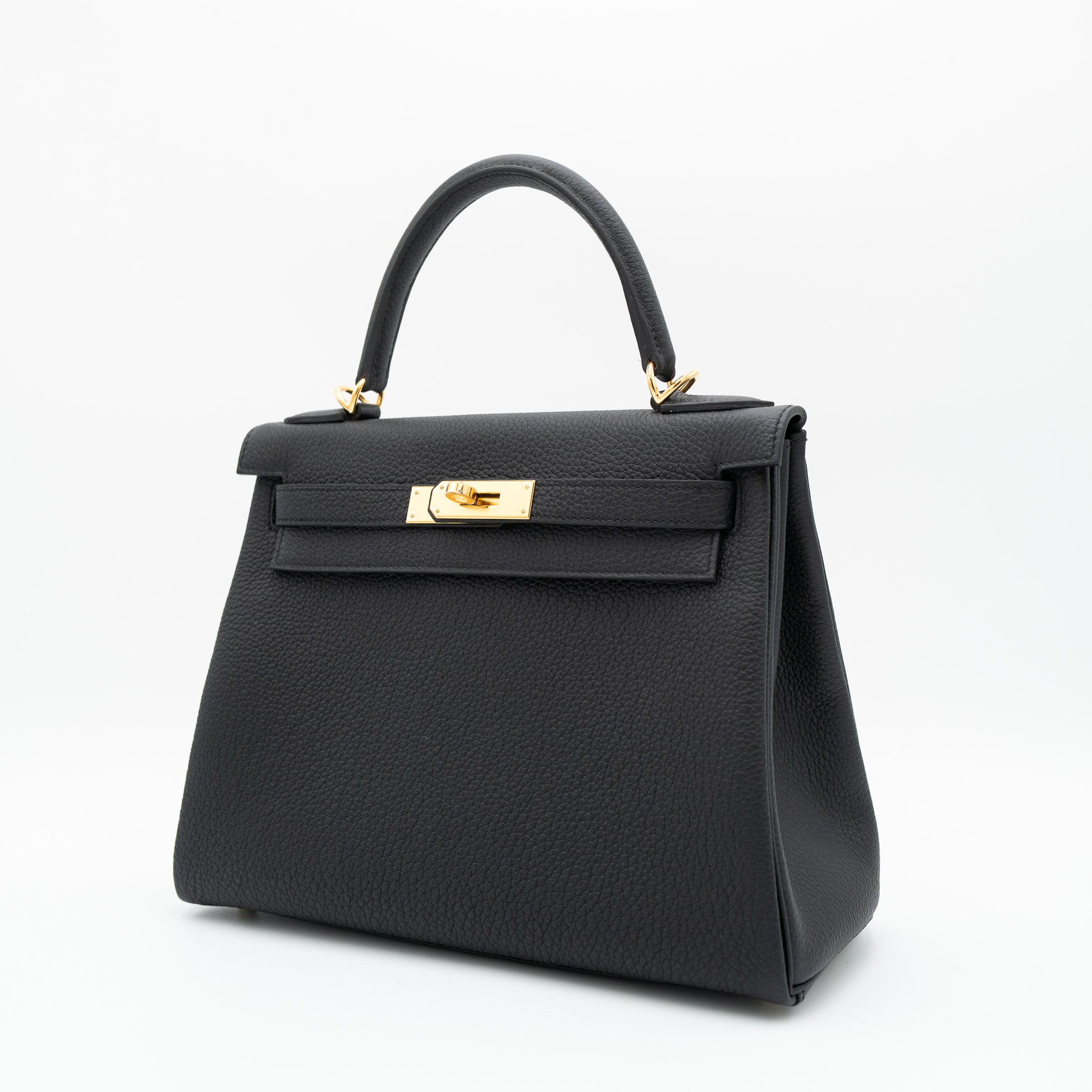 Hermès Kelly 28 Retourne in Noir Togo with Gold Hardware